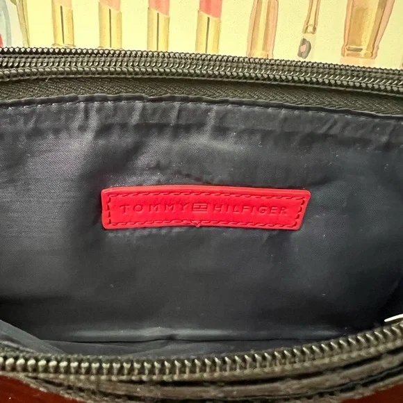 Tommy Hilfiger ❤️🔥 Black Wallet - Picture 3 of 5